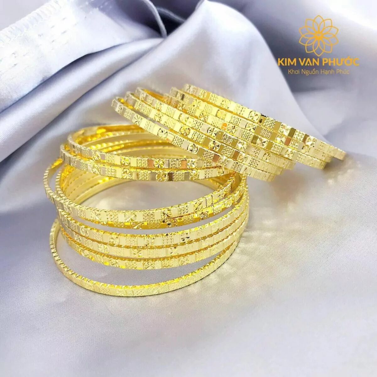 VÌ SAO NGƯỜI MIỀN TÂY THÍCH ĐEO VÀNG?