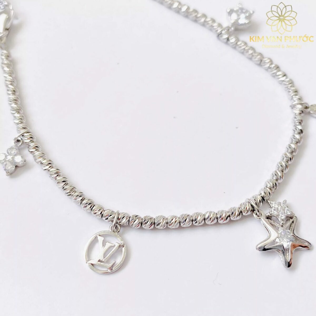 7 Lý Do Vì Sao Nên Đeo Trang Sức?