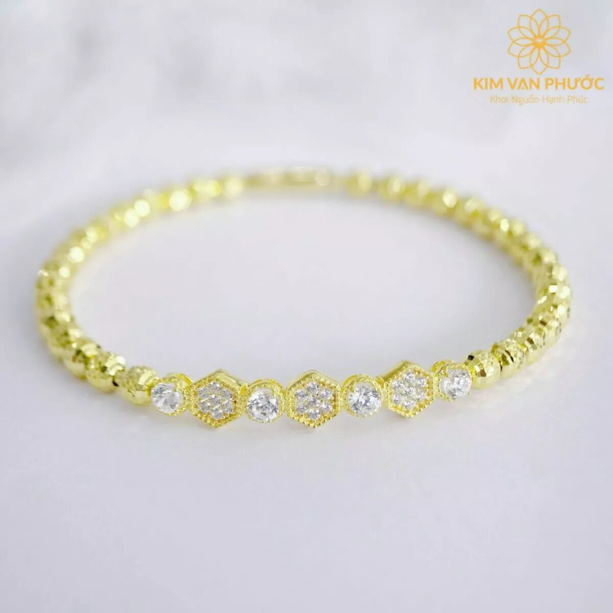 TRANG SỨC PHÙ HỢP CHO MÙA HÈ OI BỨC 2024