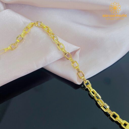 23344983851573071077