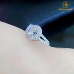 36547640475966836389