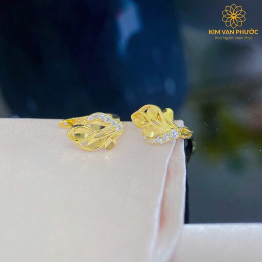 z7464779851679_6f4a5dcbcf5f3c3bcef6d14131fabab6