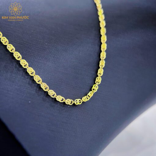 27596989478906040708