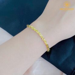 18615335020477351878