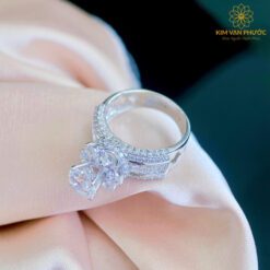 z7701967490138_0f7a9d3ecbf02412db4e0efa018915aa