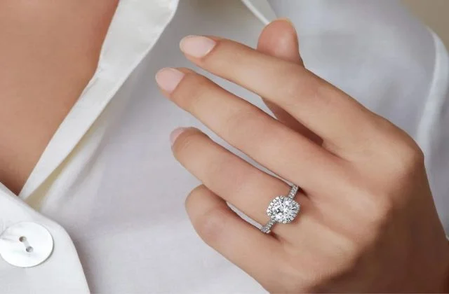 Nhẫn kim cương nhân tạo đeo hằng ngày
