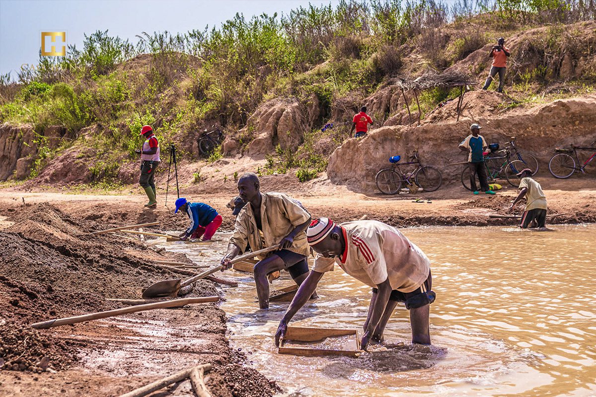 Mỏ kim cương được khai thác phù sa