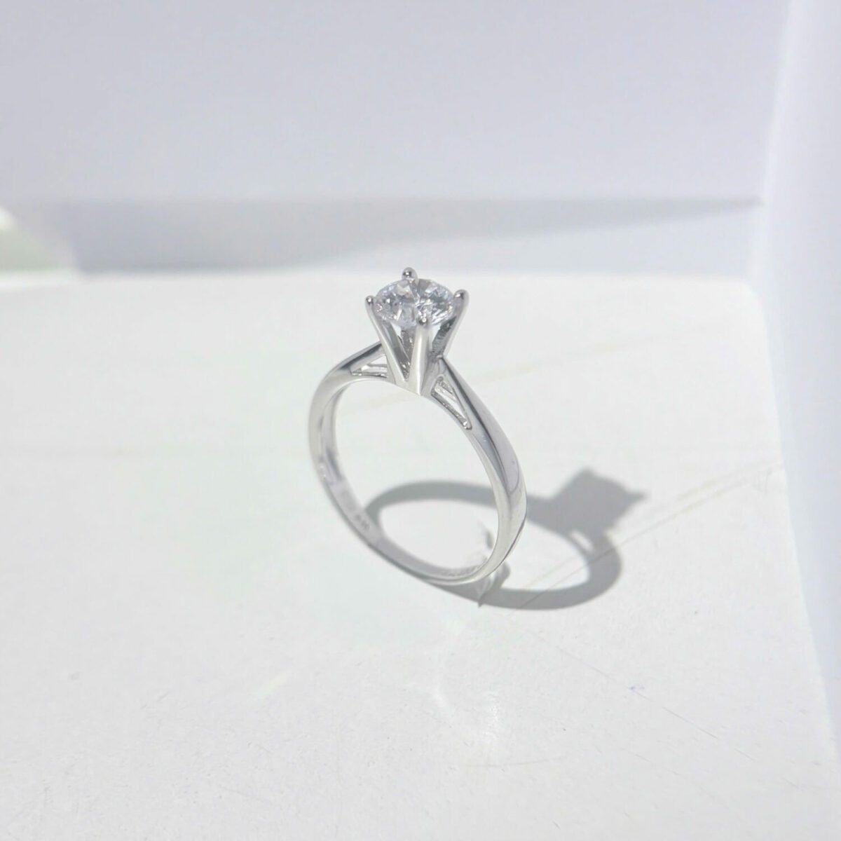 Nhẫn trắng vàng 10K