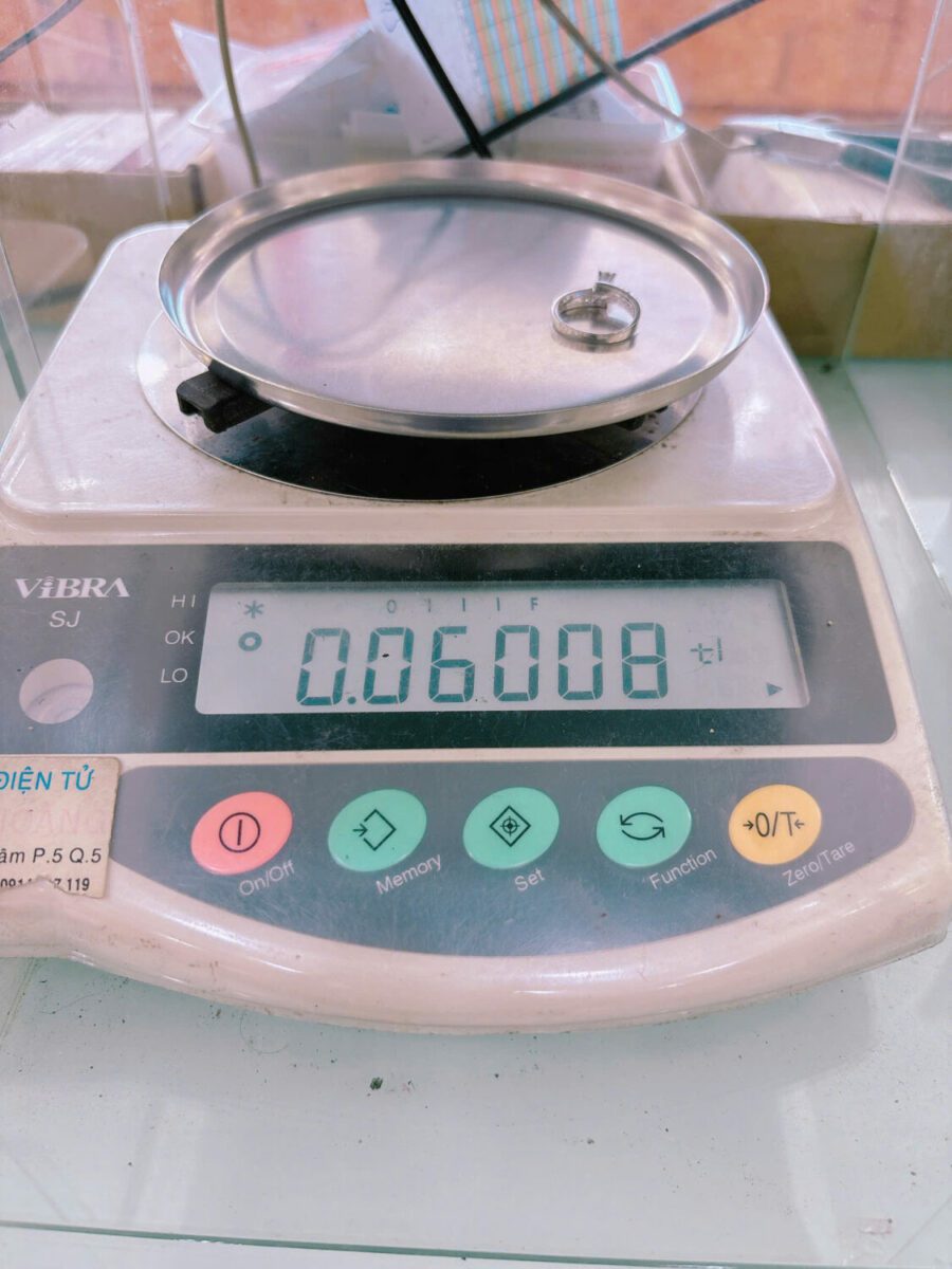 Cân trọng lượng sản phẩm