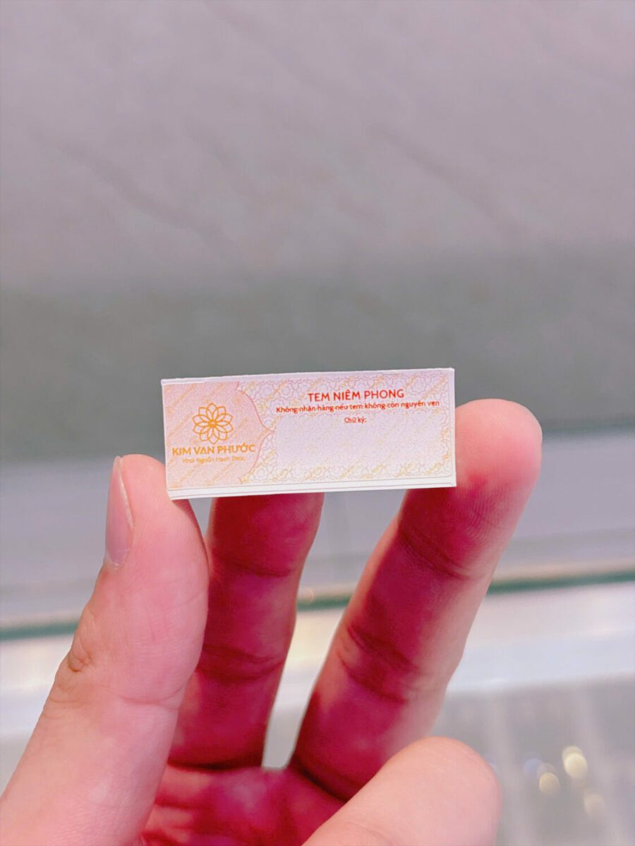Quý khách nhận hàng khi tem niêm phong còn nguyên vẹn